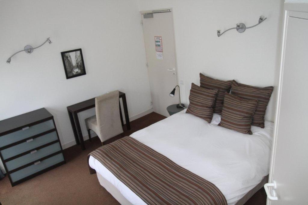Hotel Le Suroit Perros-Guirec Room photo