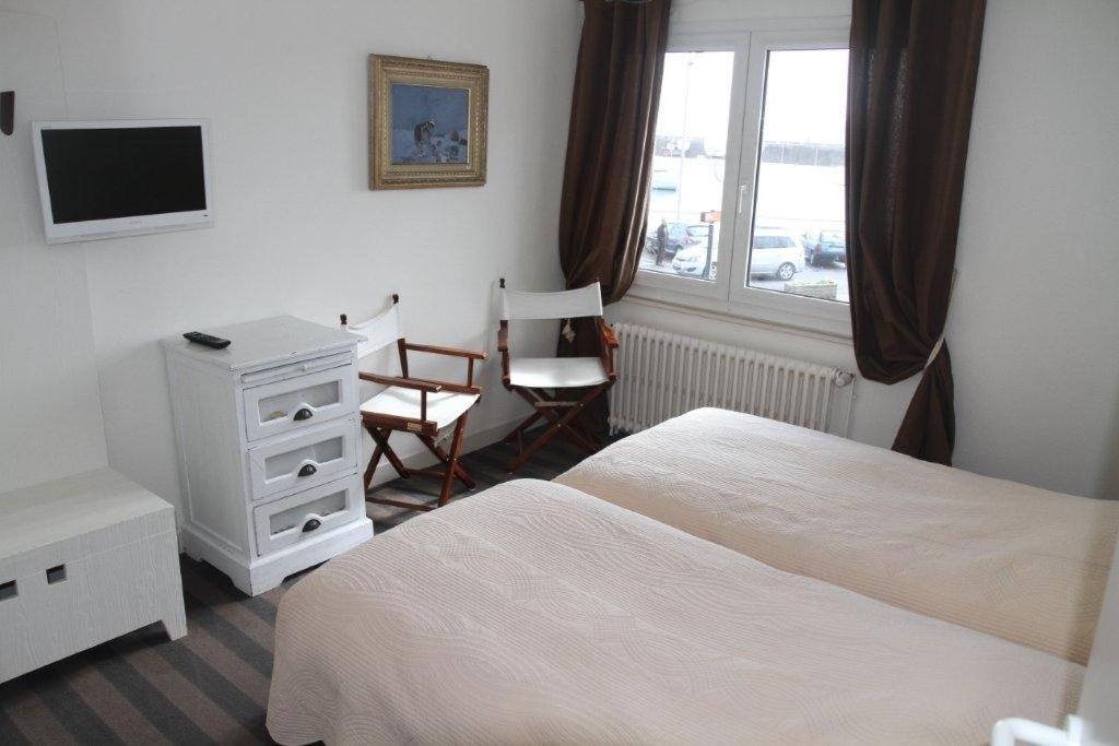 Hotel Le Suroit Perros-Guirec Room photo