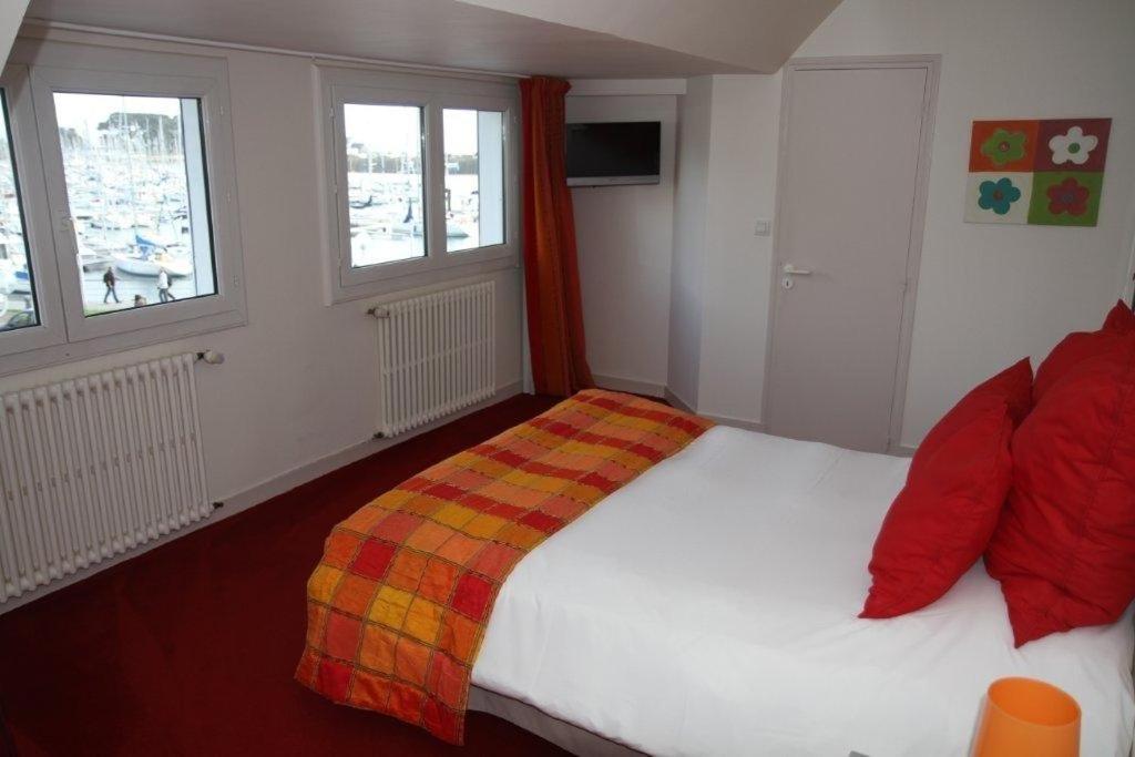 Hotel Le Suroit Perros-Guirec Room photo